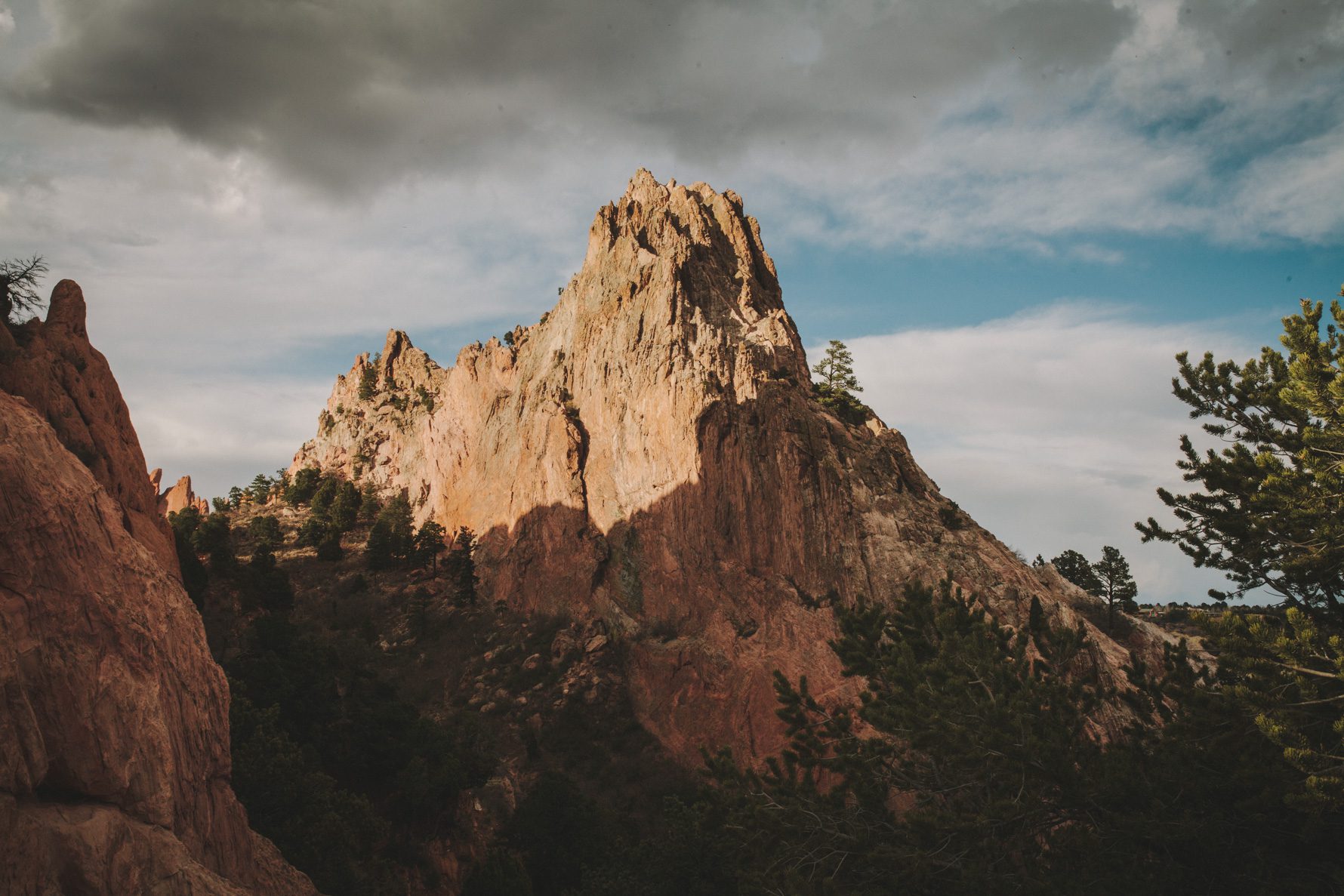 Garden-of-the-Gods-Colorado-Springs-Elopement-57